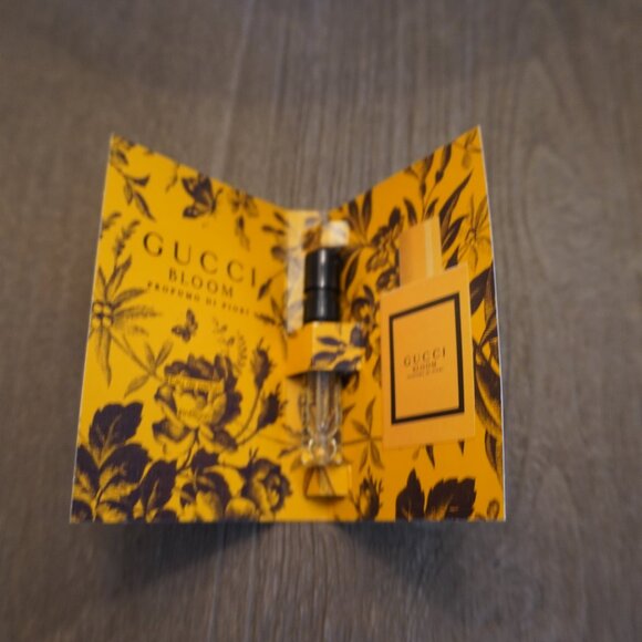 Gucci Bloom Profumo Di Fiori 2 Carded Sample Sprays 1.5ml each - Picture 5 of 6